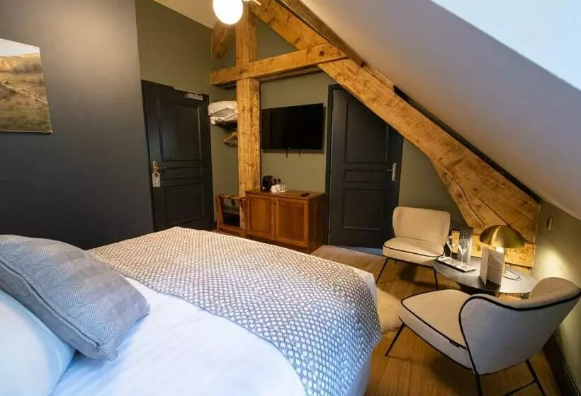 Hotelli Hôtel Du Cirque Et De La Cascade