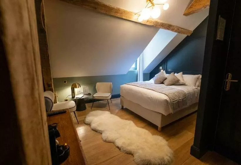 Hotelli Hôtel Du Cirque Et De La Cascade