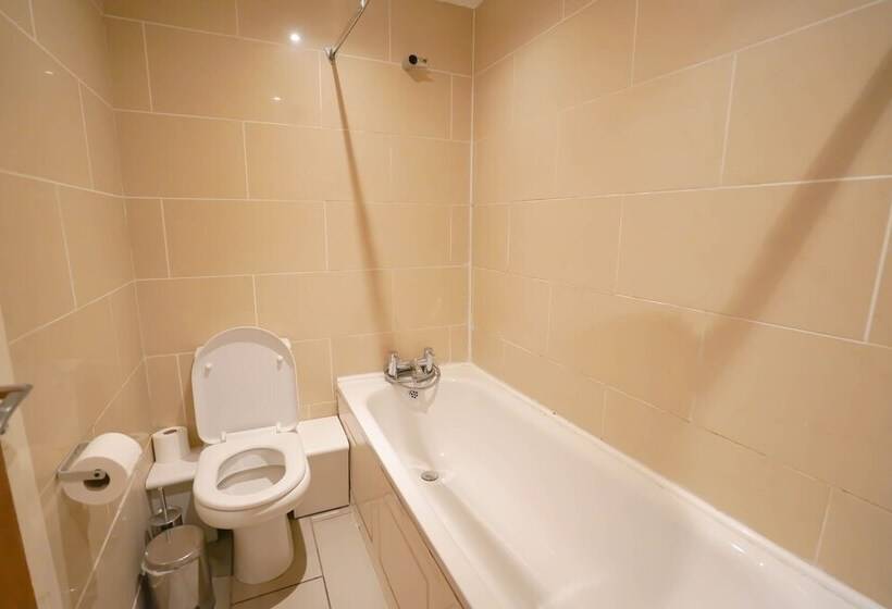 Lovely 2 Bed Apartment In London