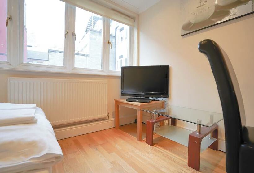 Lovely 2 Bed Apartment In London