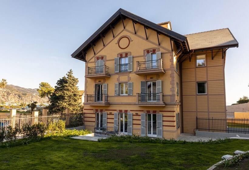 Residence Via Di Francia