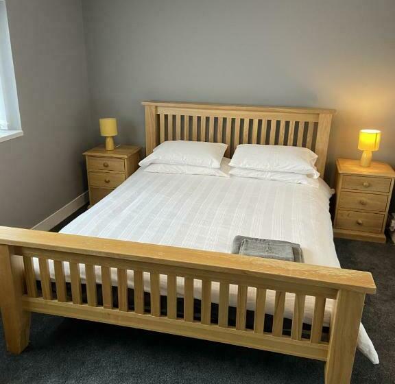 Sheffield Spa View 2 Bed House Free Parking