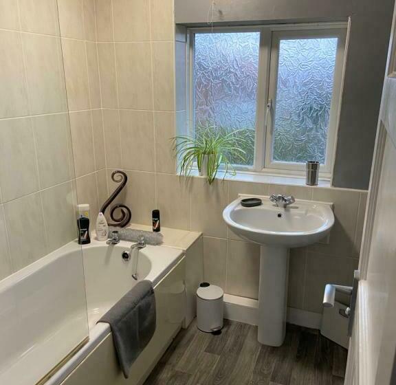 Sheffield Spa View 2 Bed House Free Parking