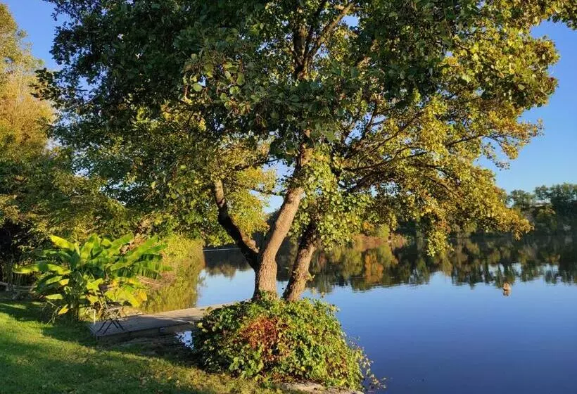 Aamiaismajoitus (B&B) Aux Rives De La Courtade