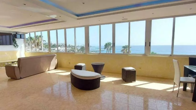 First Line Of The Ocean, 3 Bedrooms & Free Wifi
