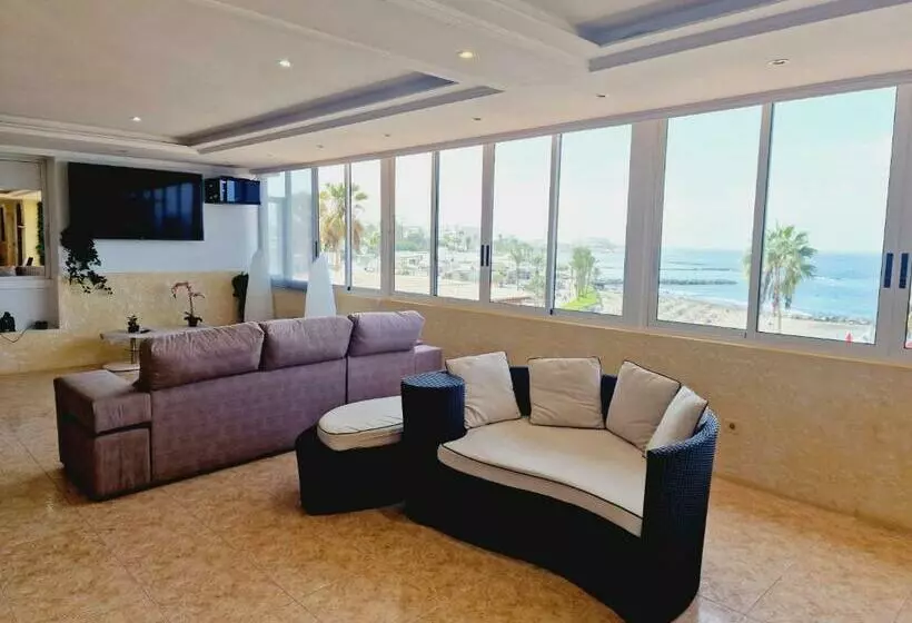 First Line Of The Ocean, 3 Bedrooms & Free Wifi