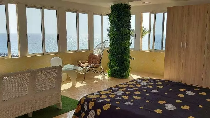 First Line Of The Ocean, 3 Bedrooms & Free Wifi