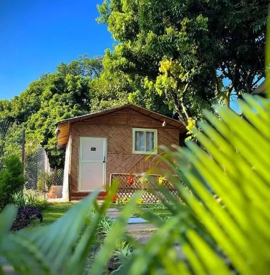 ホテル O Royal Tree Cafe And Resort