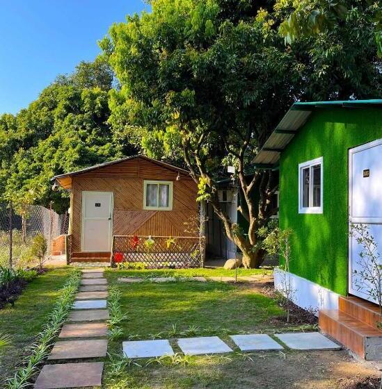 Отель O Royal Tree Cafe And Resort