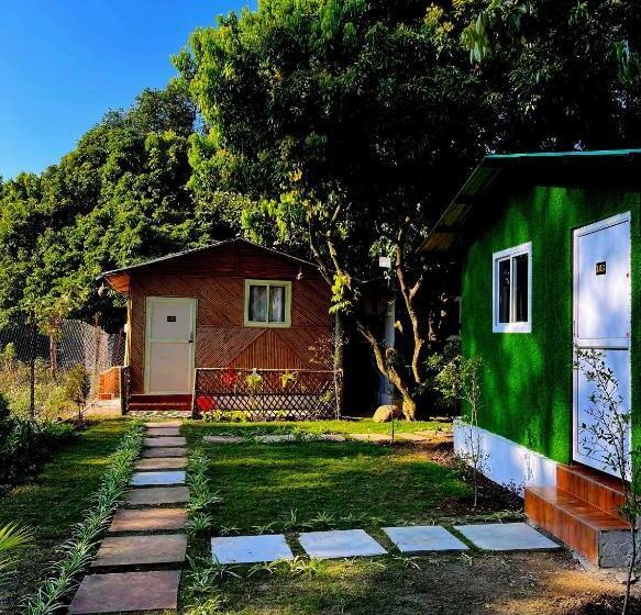 Отель O Royal Tree Cafe And Resort