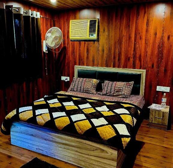 Отель O Royal Tree Cafe And Resort