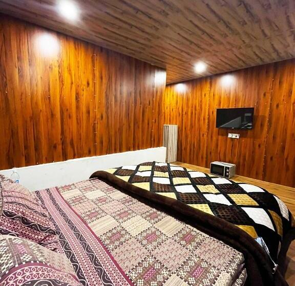 Отель O Royal Tree Cafe And Resort