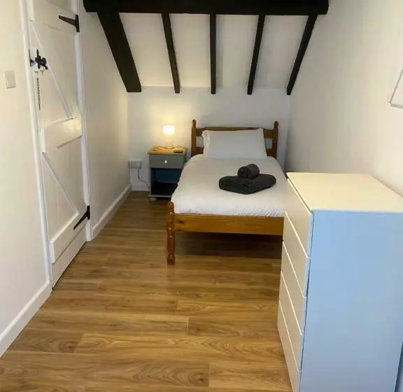 Pembrokeshire Near The Beach With A Heated Pool