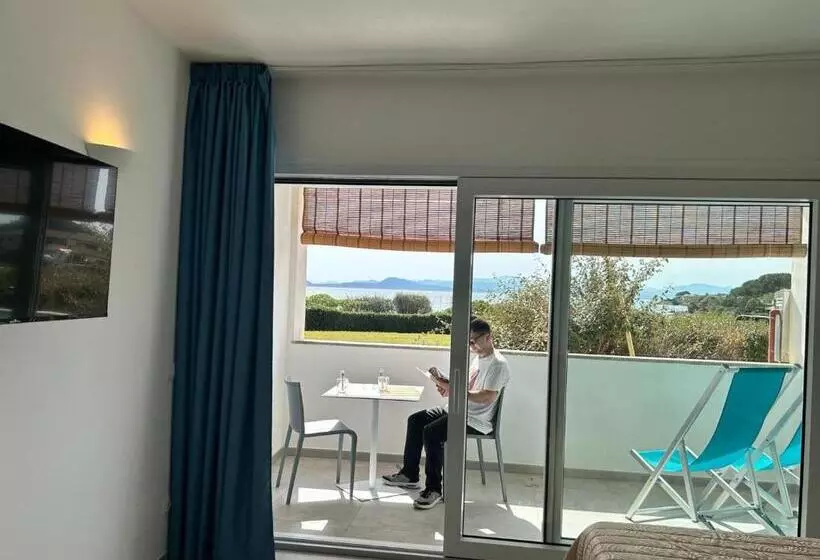 ペンション Rooms, Affittacamere Maksim