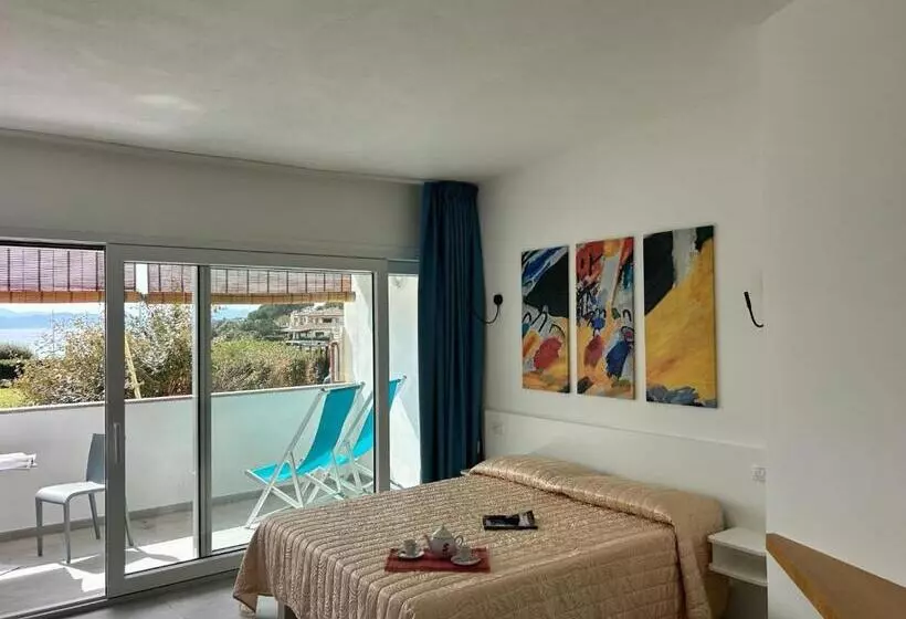 ペンション Rooms, Affittacamere Maksim