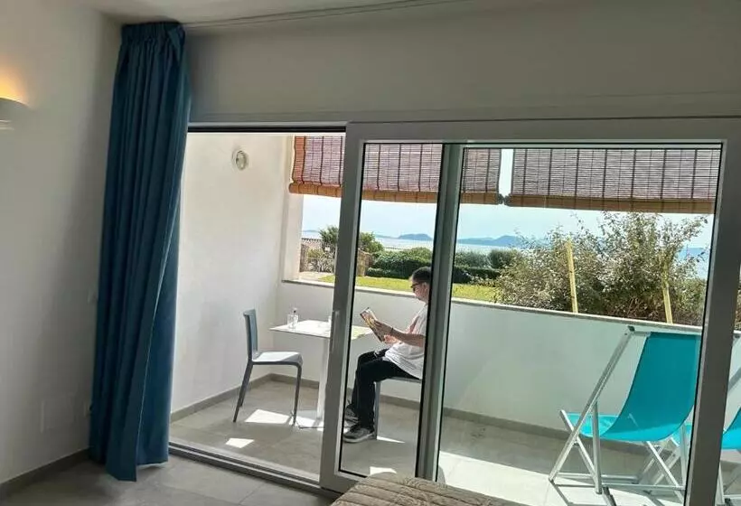 ペンション Rooms, Affittacamere Maksim