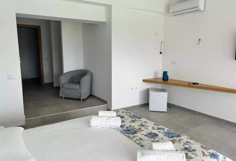 ペンション Rooms, Affittacamere Maksim