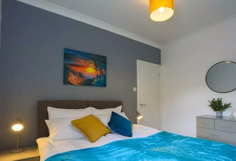 The Best Flat On The Street   Three Minutes Walk From The Beach