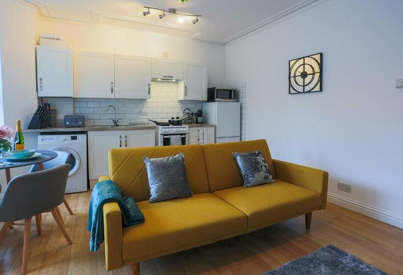 The Best Flat On The Street Three Minutes Walk From The Beach