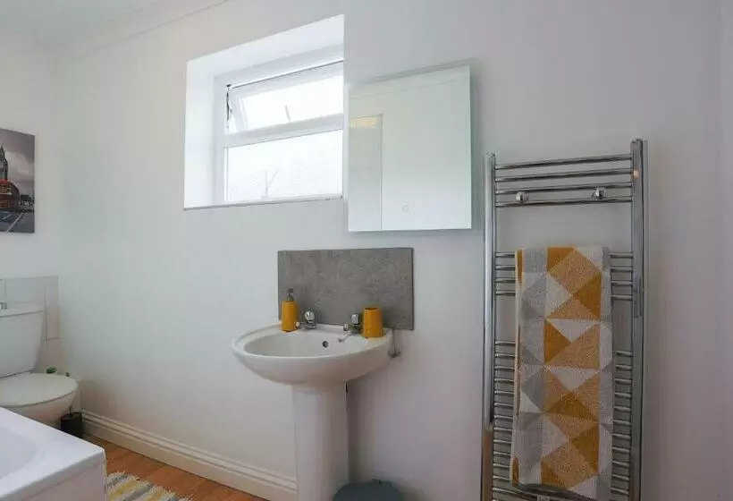 The Best Flat On The Street   Three Minutes Walk From The Beach