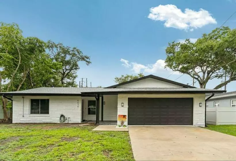 Villa Kailāsa   Pool, 6min Drive To The Beach