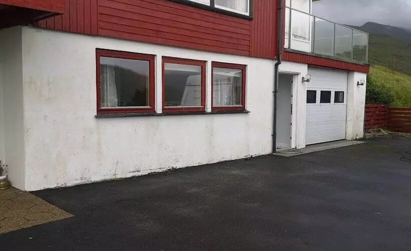 Apartment In Selatrað   Free Parking