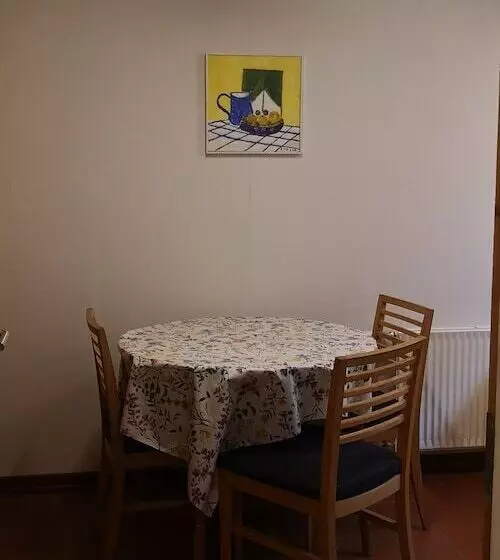 Apartment In Selatrað   Free Parking