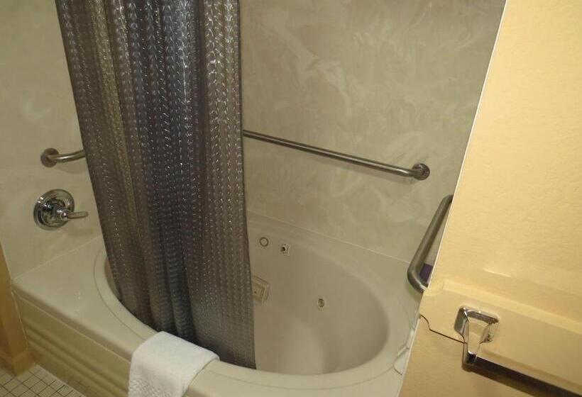 汽车旅馆  First Western Inn