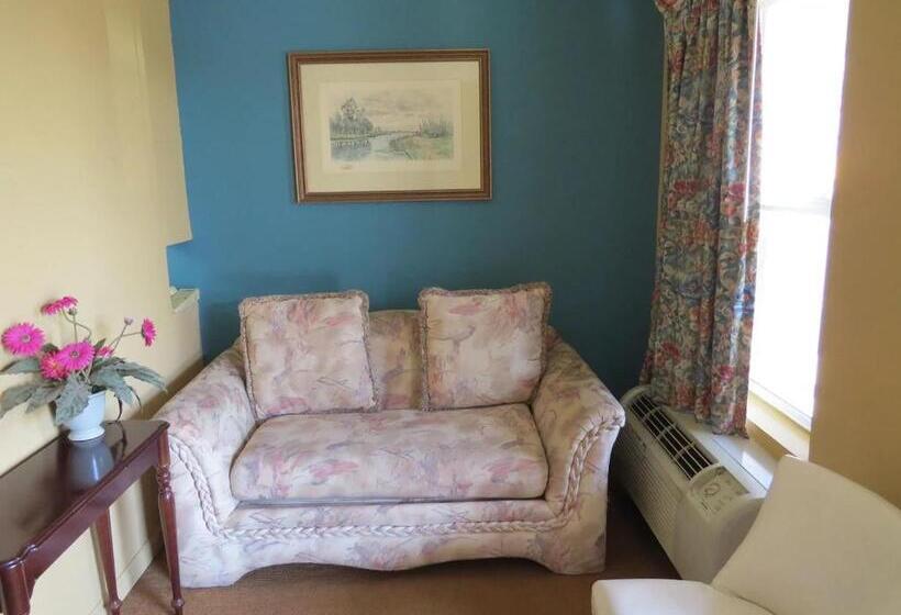 汽车旅馆  First Western Inn