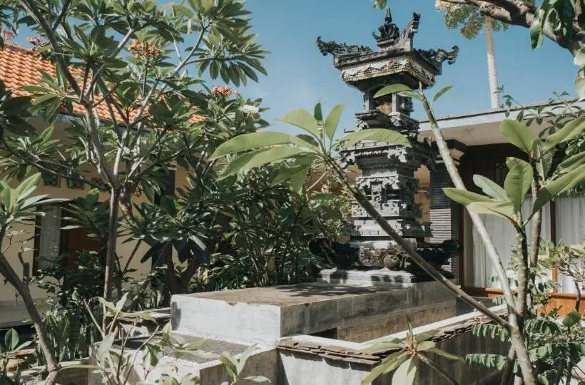 ペンション Kelana Guest House