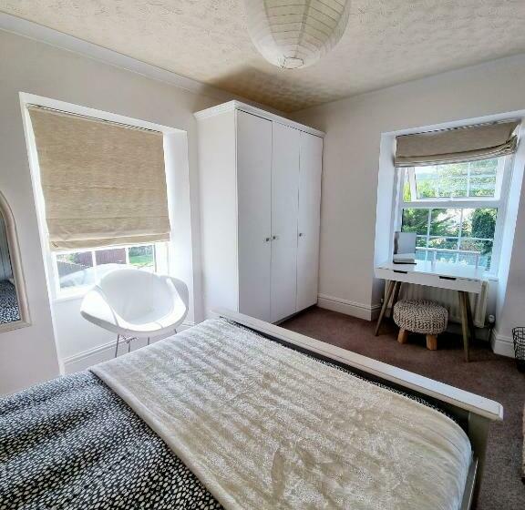 Pension Yr Hen Ficerdy