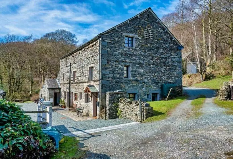 1 Force Mill Barn