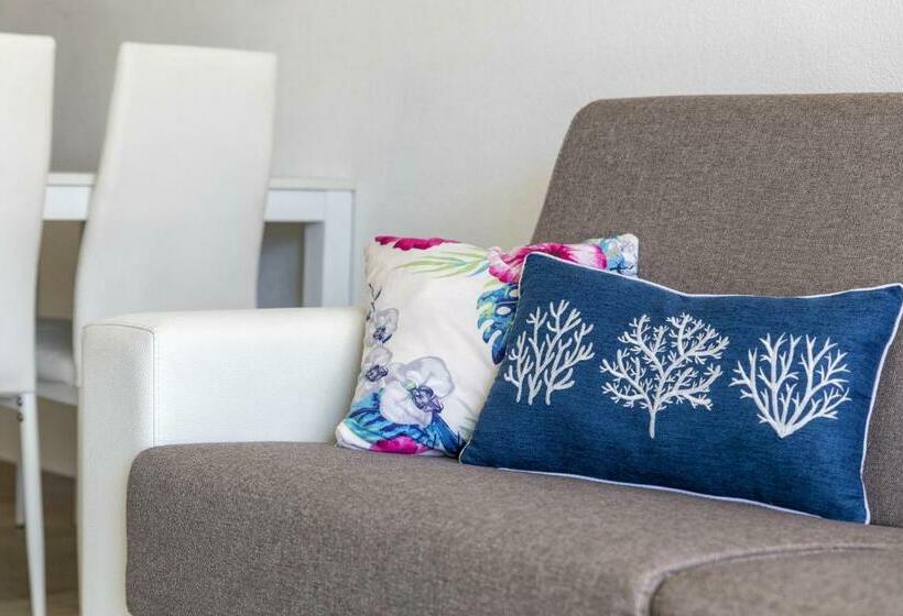 Eland A Due Passi Dal Mare