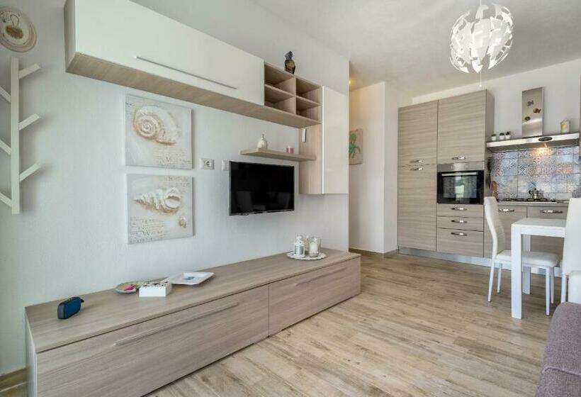 Eland A Due Passi Dal Mare