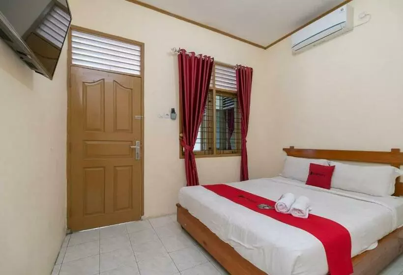 Hotelli Reddoorz Near Rs Awal Bros Sudirman Pekanbaru
