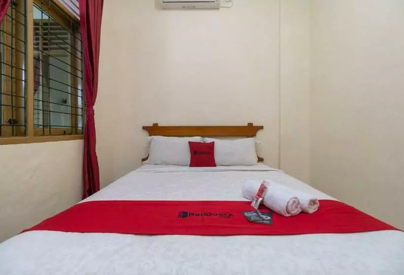Hotelli Reddoorz Near Rs Awal Bros Sudirman Pekanbaru