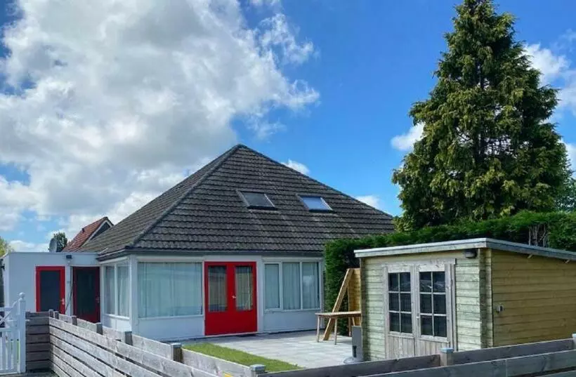 Kustverhuur, Park Schoneveld, Duinroos 102