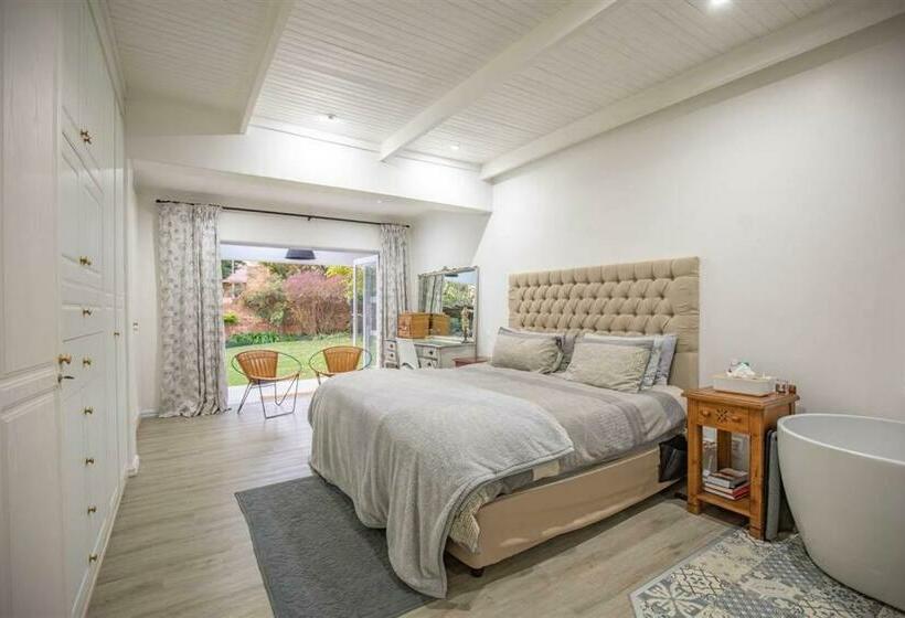 Pension Kelkiewyn Waterkloof Guesthouse