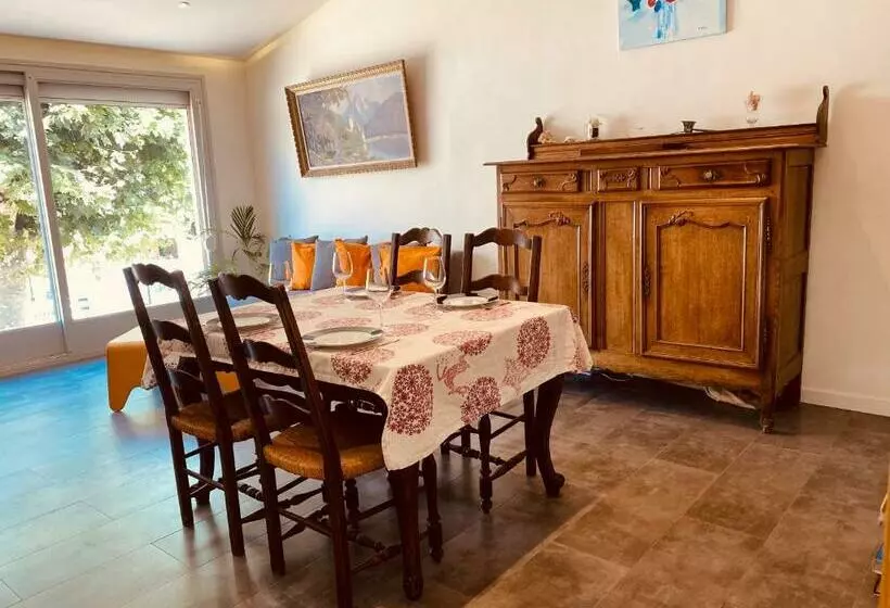 Bright Airy Family Style 7 Min Walk To Beach