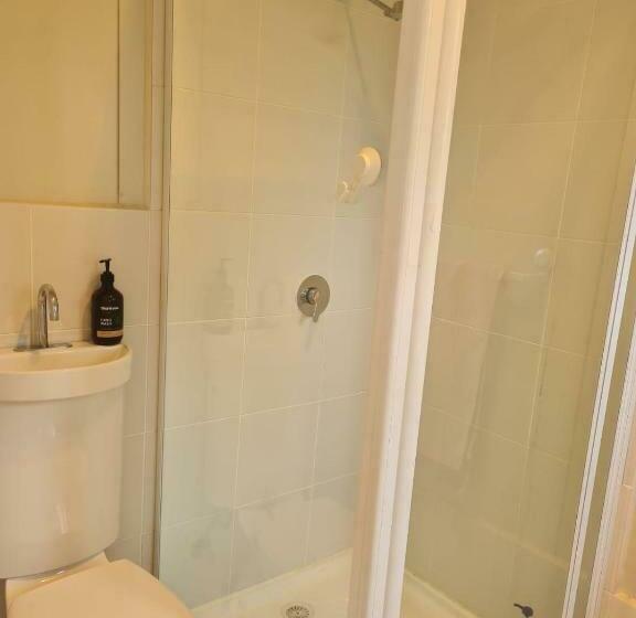 Отель Delightful Container House With Views