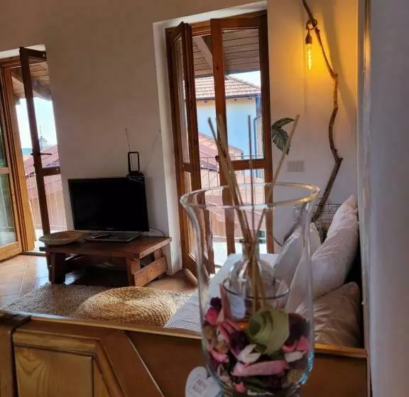 La Mansarda Del Ciliegio   Deliziosa Mansarda Con Giardino A 6 Km Da Arona