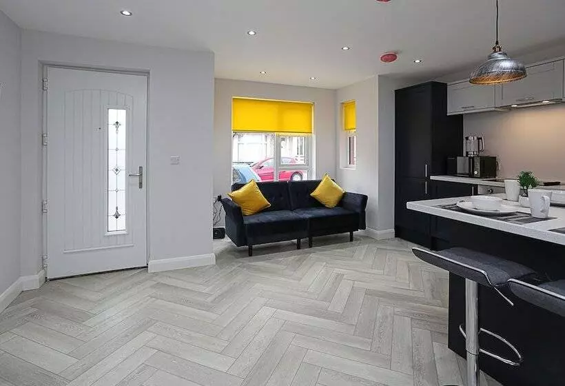 No1 Luxury Service Apartments