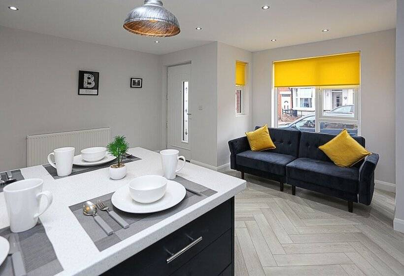 No1 Luxury Service Apartments