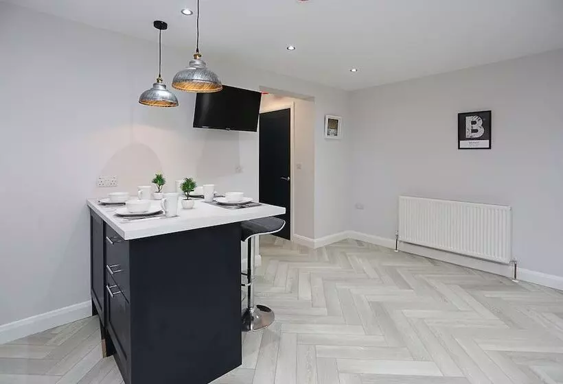 No1 Luxury Service Apartments
