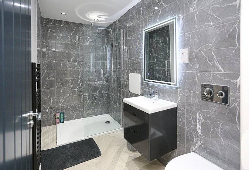 No1 Luxury Service Apartments