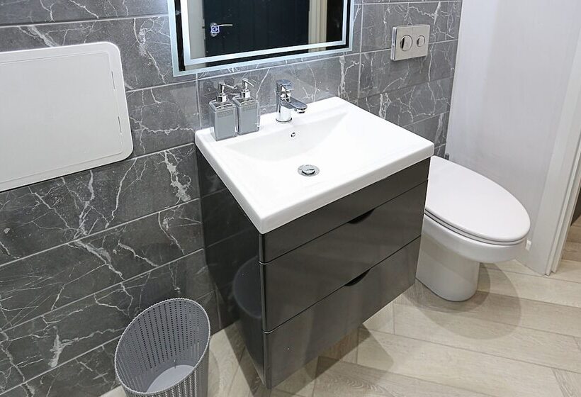 No1 Luxury Service Apartments