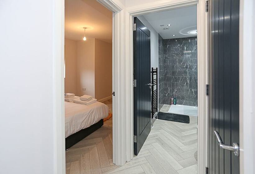 No1 Luxury Service Apartments