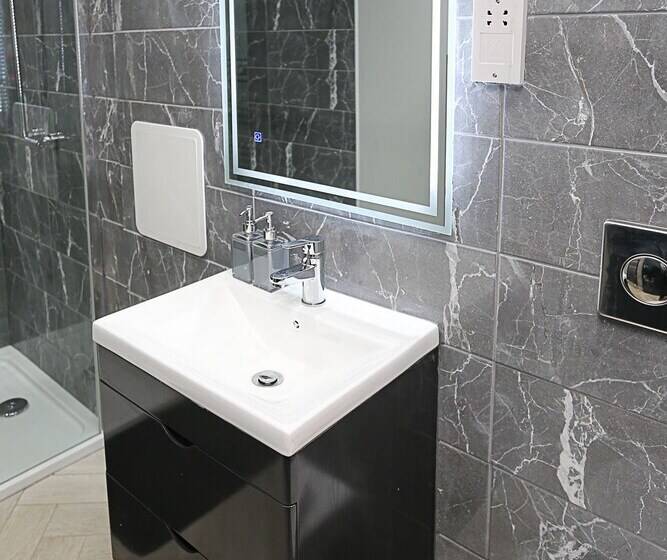 No1 Luxury Service Apartments