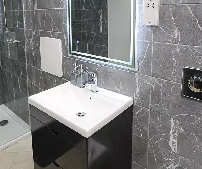 No1 Luxury Service Apartments