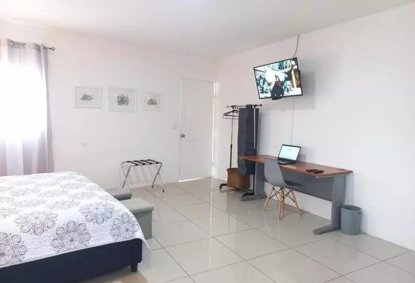 پانسیون W S Hostel